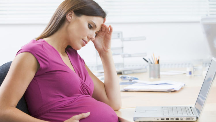 hamileligin-getirdigi-is-stresiyle-basa-cikma-yollari