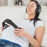 Gebelikte bebeğe müzik dinletmek