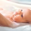 bebeginizin-ilk-banyosu-konusunda-bilmeniz-gerekenler
