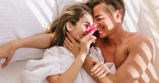 erkekleri-yatakta-mutlu-etmenin-15-yolu